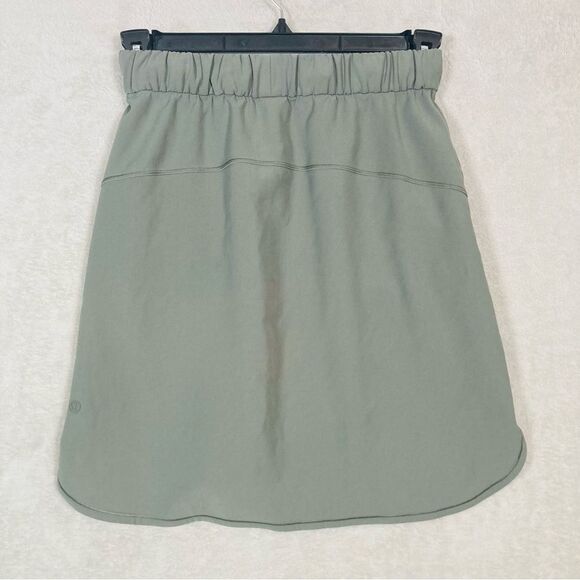 Lululemon On The Fly Skirt Pockets Cinch Waist Travel Womens Size 6 Grey Sage - Picture 7 of 9